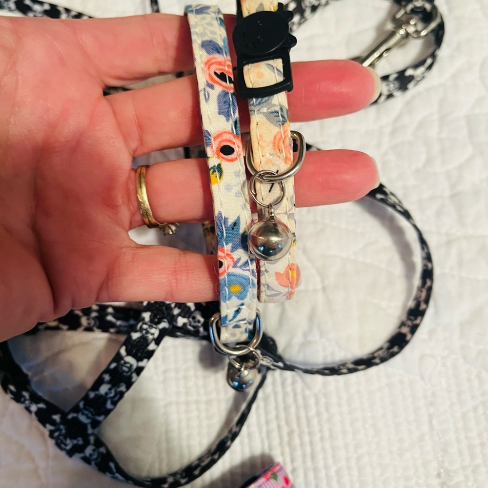 Cat Harness Leashes and Collar Set in Pink and Black - Picture 3 of 5